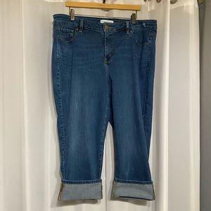 Lane Bryant Mid-Rise Essential Stretch Girlfriend Crop Size 18